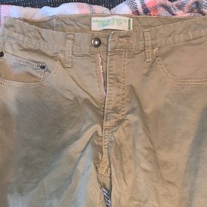 Men Wrangler pants size 31x30 khaki brownish color
